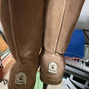 Bearpaw fuzzy/comfort boots